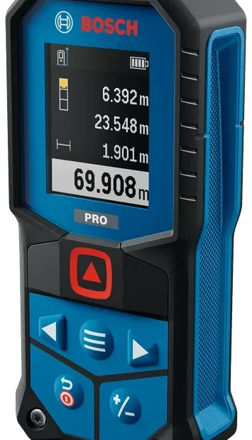 Télémètre laser Bosch GLM 70-32 bleu et noir, écran affichant une mesure de 69,908 m