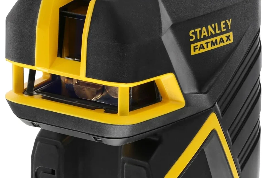 Niveau laser croix et cinq points Stanley FatMax SCPG5 jaune et noir, vu de trois quarts